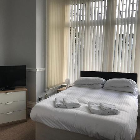 Queen Victoria Hotel Wolverhampton Ngoại thất bức ảnh