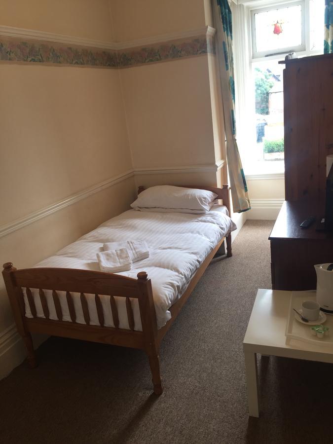 Queen Victoria Hotel Wolverhampton Ngoại thất bức ảnh