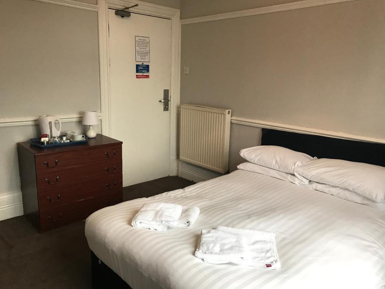 Queen Victoria Hotel Wolverhampton Ngoại thất bức ảnh