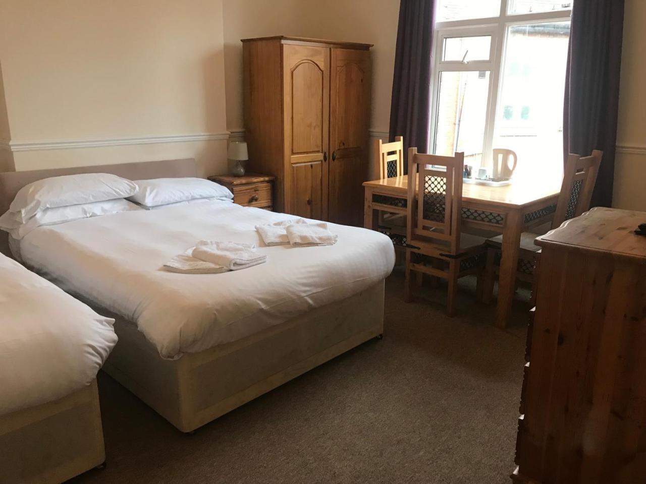 Queen Victoria Hotel Wolverhampton Ngoại thất bức ảnh