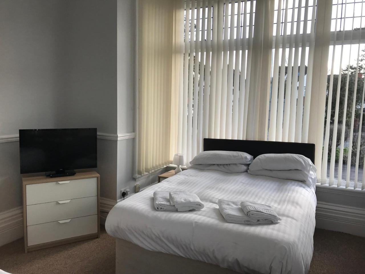 Queen Victoria Hotel Wolverhampton Ngoại thất bức ảnh